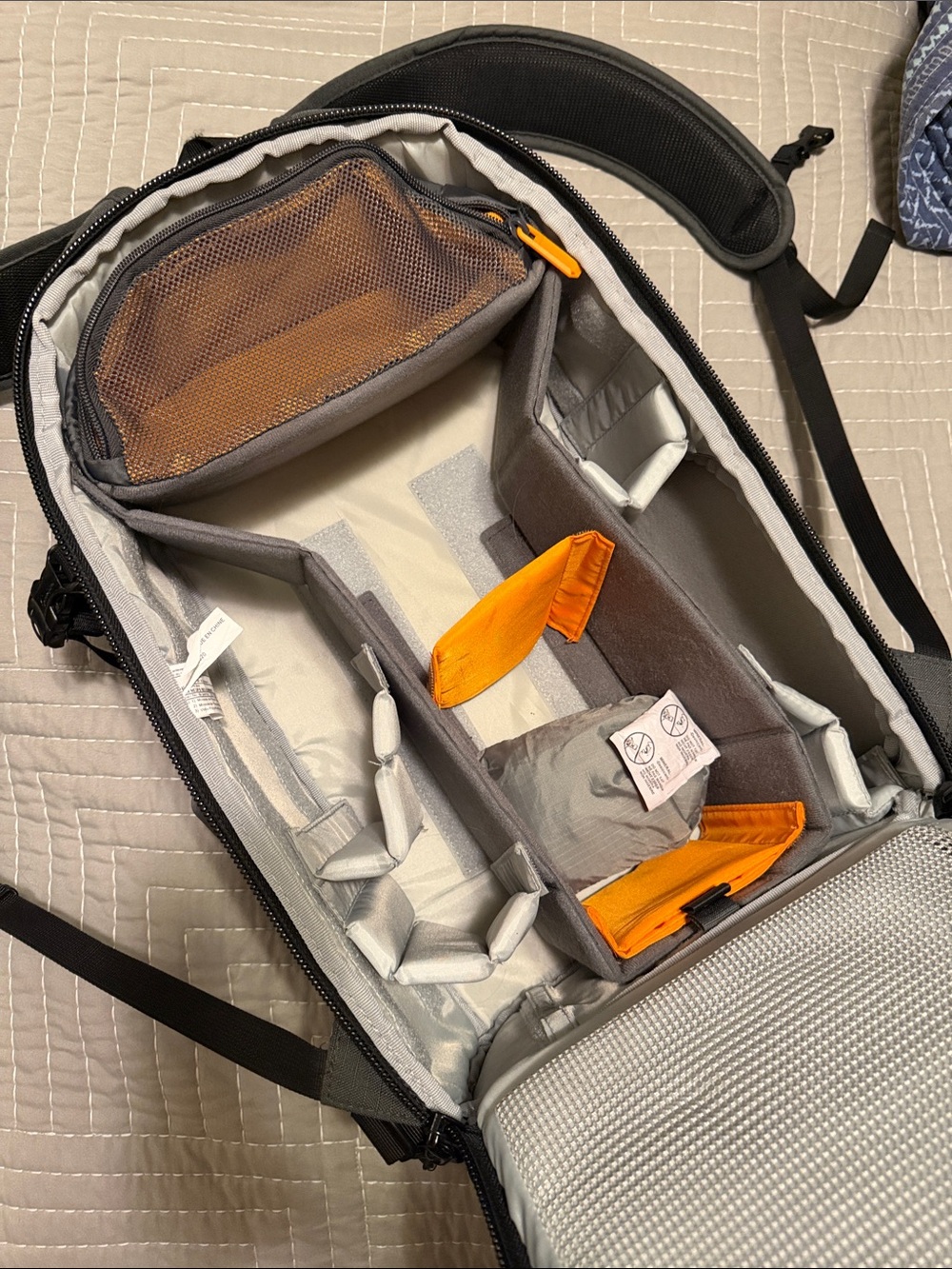 Lowepro - Flipside BP 300 AW III Camera Backpack Like New - Picture 14 of 16